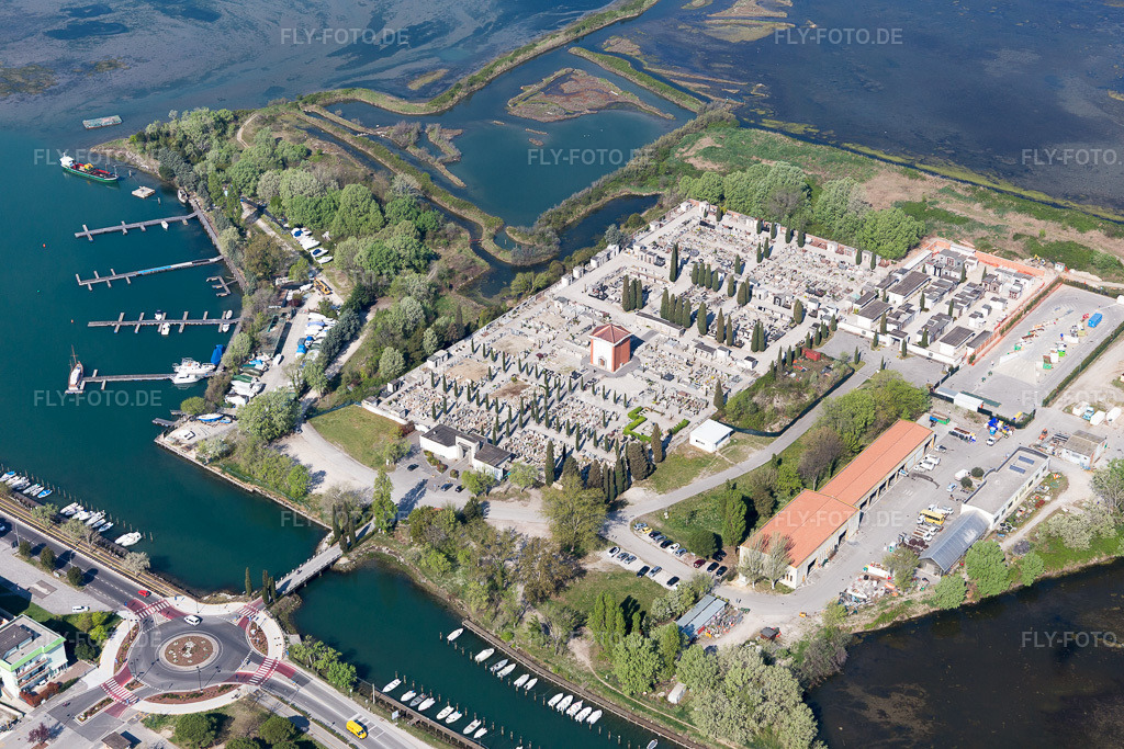 Luftbild: Ortsansicht in Grado im Bundesland Gorizia in Italien. Foto: IMG_098100.jpg vom 03.04.2017 durch Werner Riehm/FLY-FOTO.de