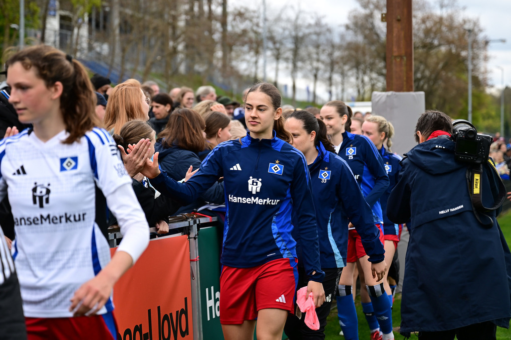 Fußball I Frauen I Saison 2024-2025 I 2. Bundesliga I 21. Spieltag I Hamburger SV - Eintracht Frankfurt II | Der Sportfotograf. - Realisiert mit Pictrs.com