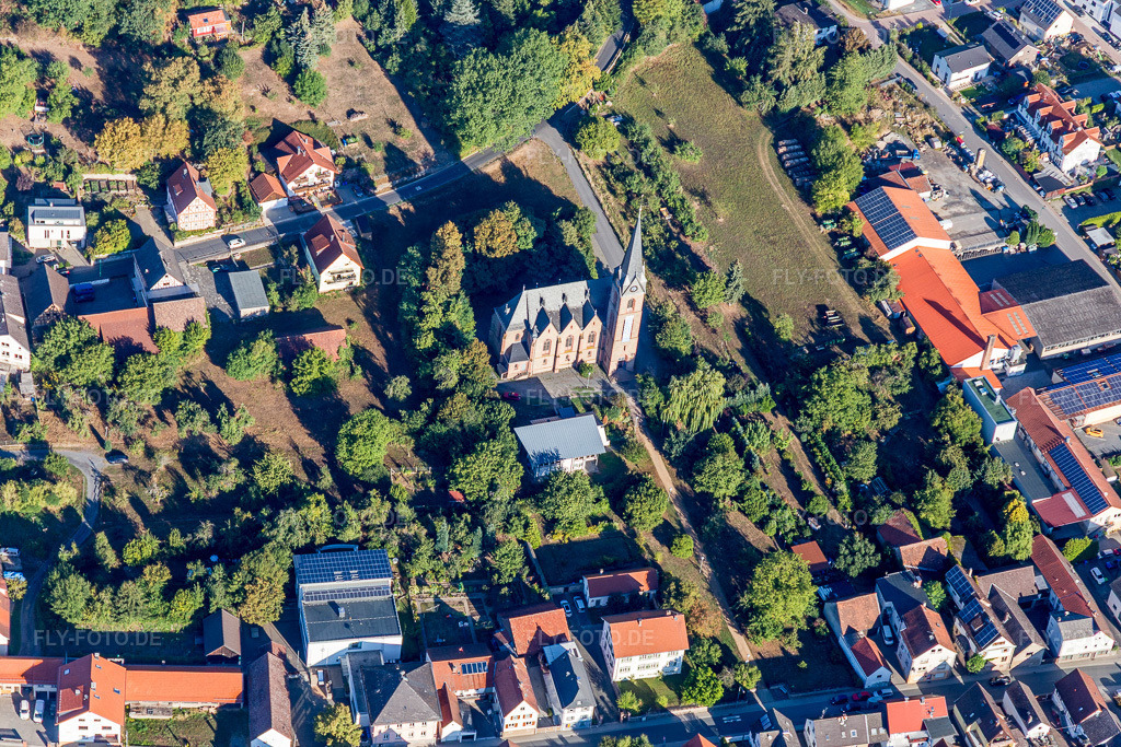 Luftbild: Fischbachtal, Schloß Lichtenberg im Ortsteil Niedernhausen in Fischbachtal im Bundesland Hessen in Deutschland. Foto: IMG_110961.jpg vom 08.09.2018 durch Werner Riehm/FLY-FOTO.de