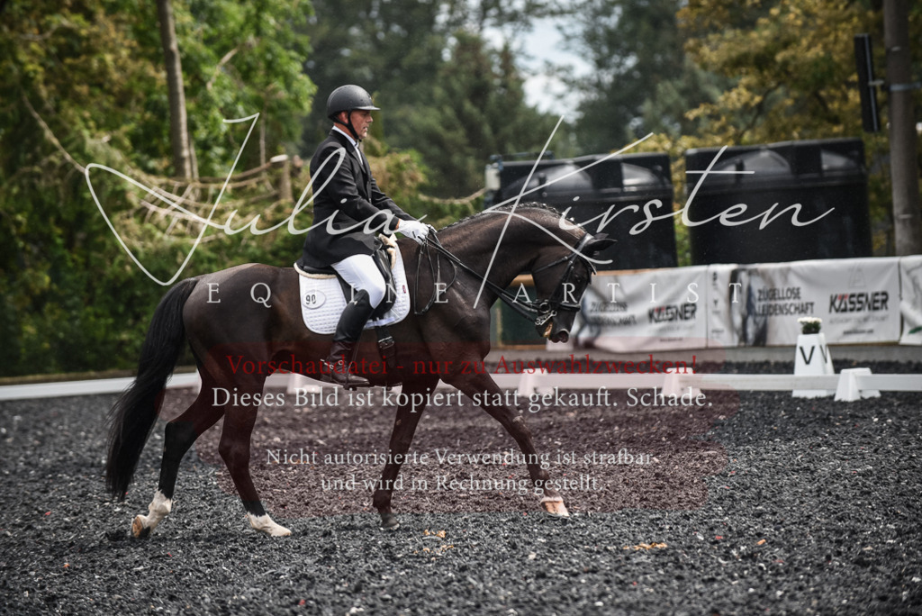 DSC_4944 | Pferde- und Turnierfotografie in Westsachsen. Pferdeportraits, Auftragszeichnungen und intuitive Kunst.