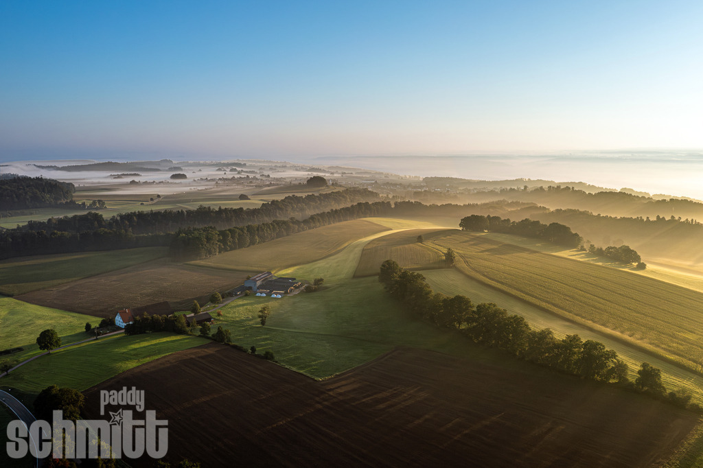 PS-Oberschwaben-2026-19 | Entdecke die größte Bildgalerie der Region mit Fotografien aus dem Allgäu, der Bodenseeregion, Oberschwaben, dem Donautal und der Schwäbischen Alb. Landschaften, Luftaufnahmen und Reisefotografie als Wandbild und Fotokunst. - Realisiert mit Pictrs.com
