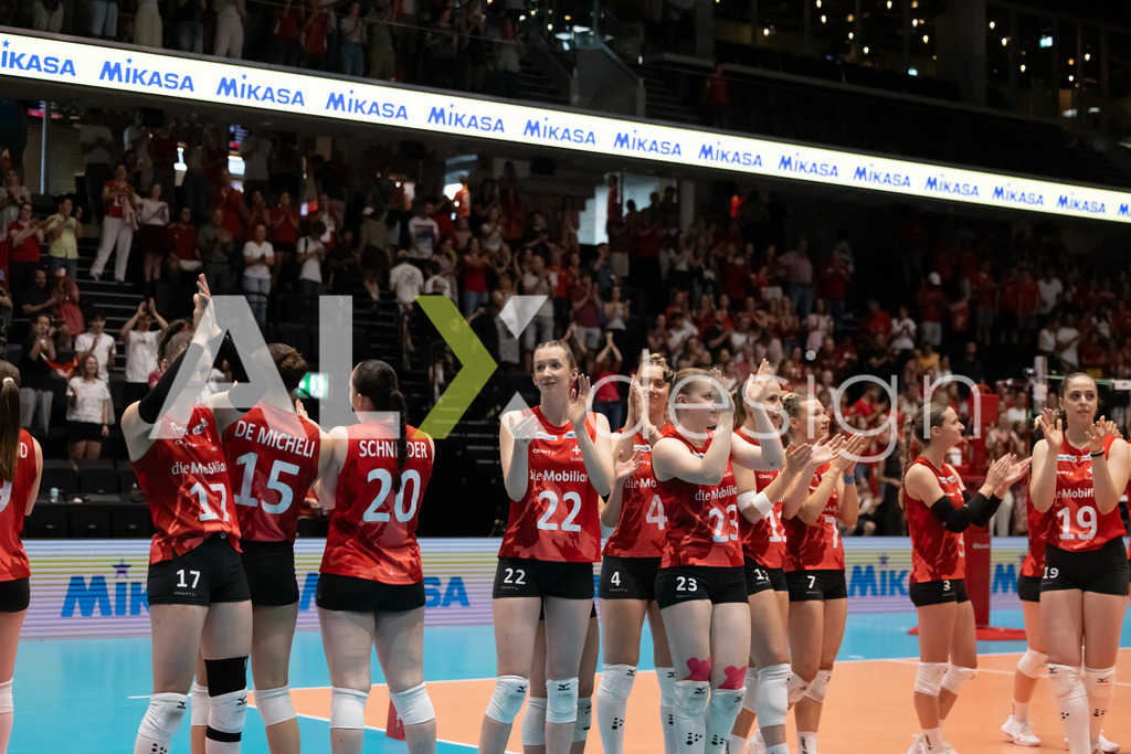 Austria v Switzerland - CEV European League Women | KRIENS, SWITZERLAND - JUNE 14: Team of Switzerland during the CEV European League match between Austria and Switzerland at Pilatus Arena on June 14, 2026 in Kriens, Switzerland. - Realisiert mit Pictrs.com