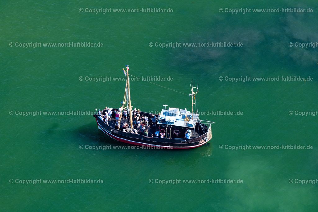 Sylt_List_Rosa_Paluka_Adler_Schiffe_ELS_8935130822 | LIST 13.08.2022 Passagier- und Fahrgast-Kutter " Rosa Paluka " von der Reederei Adler Schiffe in List auf der Insel Sylt im Bundesland Schleswig-Holstein, Deutschland. // Passagier- und Fahrgast-Kutter " Rosa Paluka " von der Reederei Adler Schiffe in List auf der Insel Sylt im Bundesland Schleswig-Holstein, Deutschland. Foto: Martin Elsen