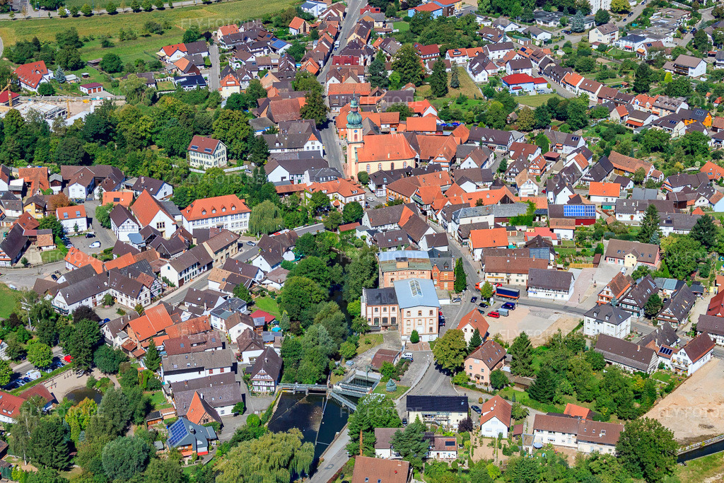 Luftbild: Haupstr in Willstätt im Bundesland Baden-Württemberg in Deutschland. Foto: IMG_20880.jpg vom 31.08.2009 durch Werner Riehm/FLY-FOTO.de