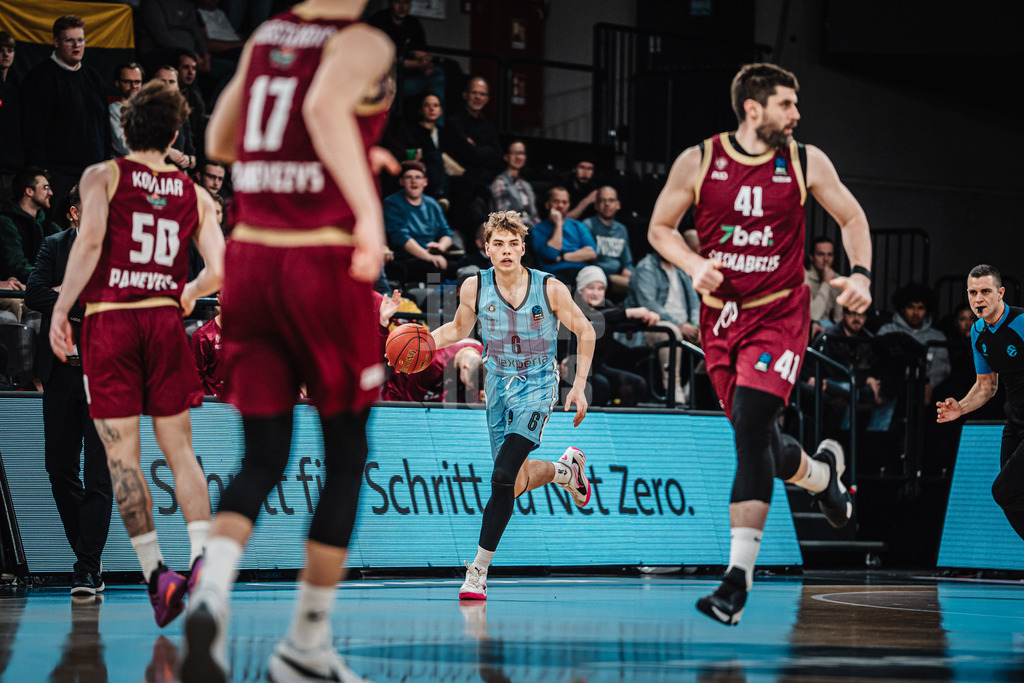 Basketball | Männer | Saison 2024/2025 | BKT EuroCup | Veolia Towers Hamburg vs. 7Bet-Lietkabelis Panevezys | 21.01.2025 | Leif Möller (#6, Hamburg Towers)