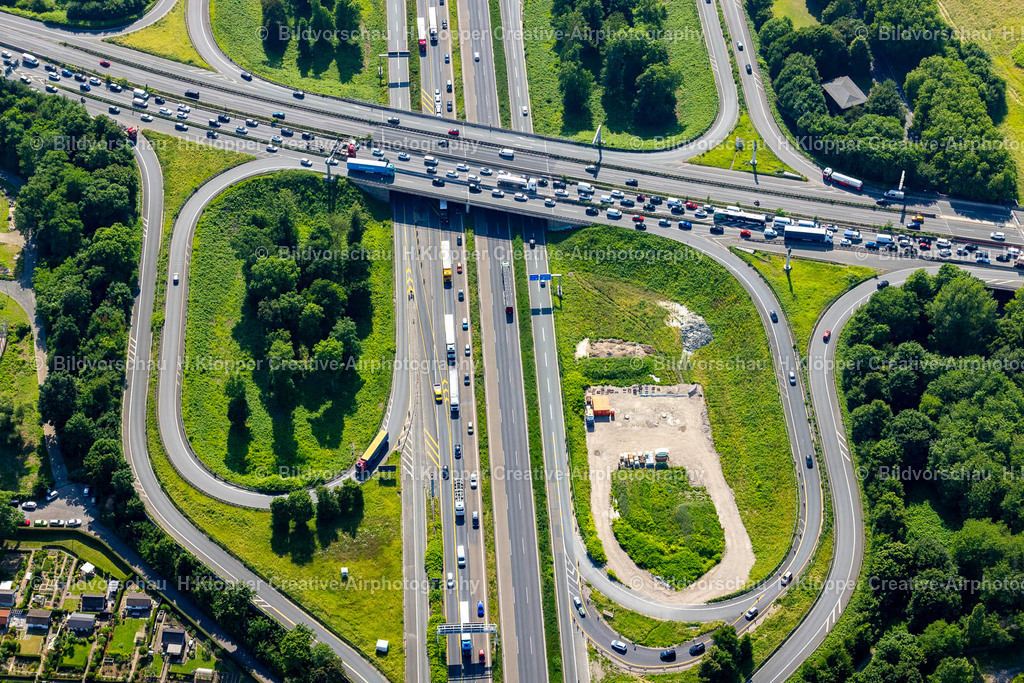 Luftbild Duisburg-4590 | Luftbild Duisburg Verkehrsführung am Autobahnkreuz der BAB A40 A59 im Ortsteil Duisburg Mitte - Realisiert mit Pictrs.com