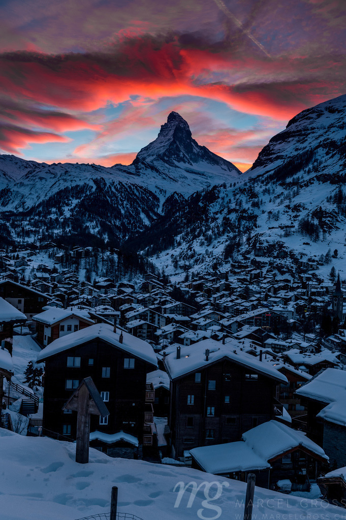 Zermatt in Switzerland on a wonderful sunset | Die ideale Geschenkidee für Naturliebhaber. Naturbilder von Marcel Gross Photography für ihr Zuhause in den verschiedensten Formaten und Materialien. - Realisiert mit Pictrs.com
