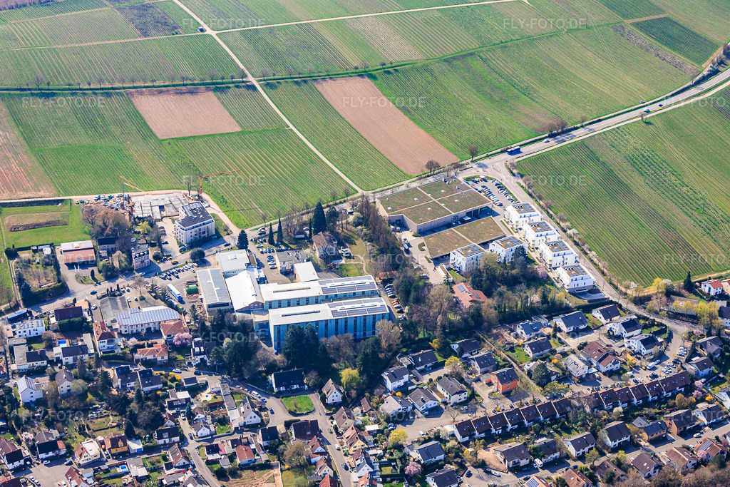 Luftbild: Wollmesheimer Höhe mit Wickert Maschinenbau GmbH und WASGAU Frischemarkt Landau in Landau in der Pfalz im Bundesland Rheinland-Pfalz in Deutschland.Foto: IMG_153745.jpg vom 23.03.2026 durch Werner Riehm/FLY-FOTO.deAuflösung des Originals: 5264 x 3509 pxWickert Maschinenbau GmbHfacebook-official
