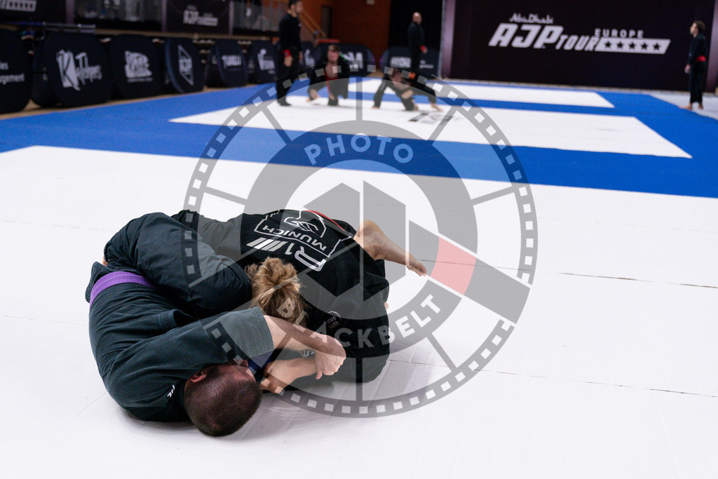 20241013PBB1192 | Athletes compete during the AJP Tour Europe Continental Jiu-Jitsu Amateurs & Masters Championship on October 13, 2024 in Almere near Amsterdam, Netherlands. © Chiara Dazi / photoblackbelt