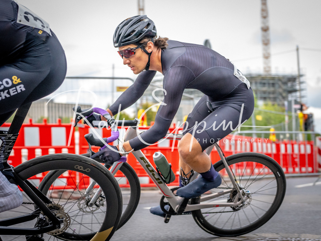 Ralf Eppink Photography 20250921_DSC08297 | Sportfotografie, Eventfotografie, Porträtfotografie, Radsport Fotograf, Triathlon Fotograf, Düsseldorf Fotograf, Köln Fotograf, Actionfotografie, Teamfotografie, Peoplefotografie, Business Portraits, Veranstaltungsfotografie, Reportagefotografie - Realisiert mit Pictrs.com