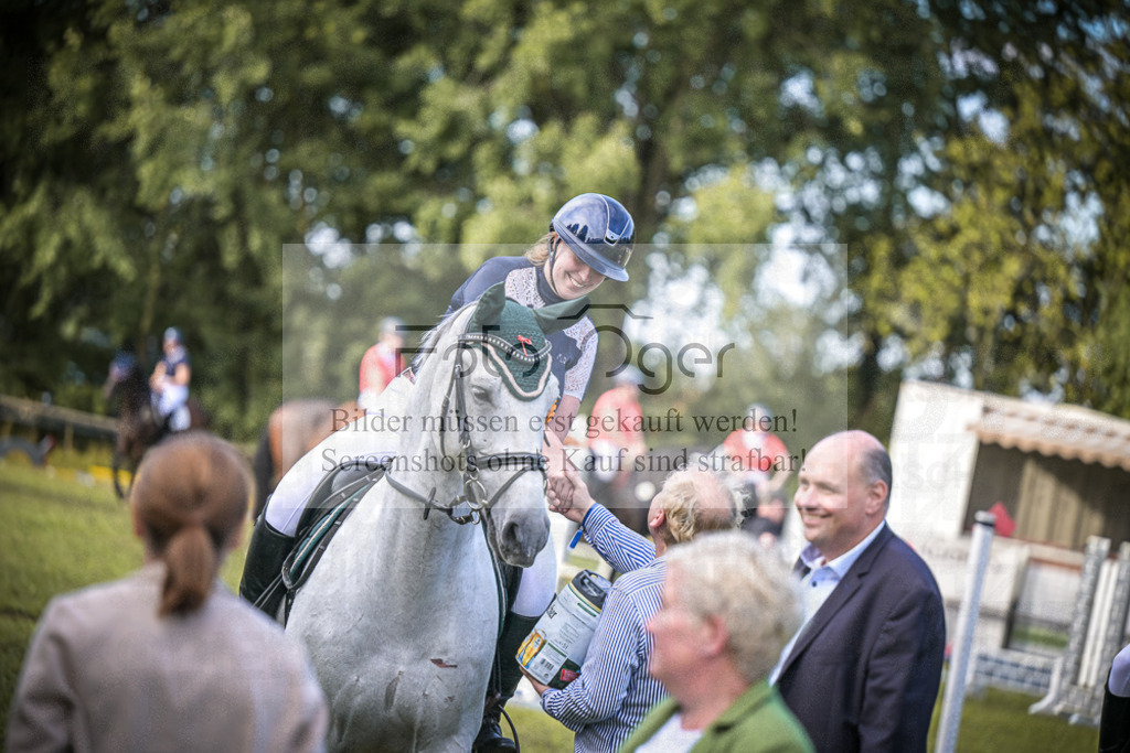 DOS_0031 | Entdecke hochwertige Reitturnierfotos von Foto Oger. Professionell, emotional und authentisch – jetzt Lieblingsmomente im Shop bestellen.Deutschlandweite Turnierfotografie. - Realisiert mit Pictrs.com