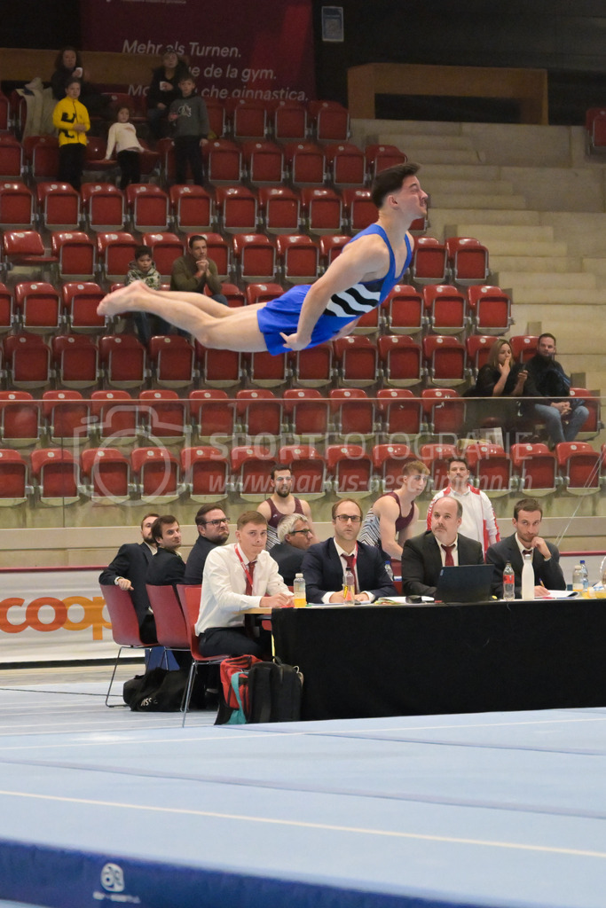 Schweizer Meisterschaften Kunstturnen Mannschaften Männer (A) - 22. November 2025 | Schweizer Meisterschaften Kunstturnen Mannschaften Männer (A)AXA Arena, WinterthurBild: Sportfotografie Markus Aeschimann | www.markus-aeschimann.ch - Realisiert mit Pictrs.com