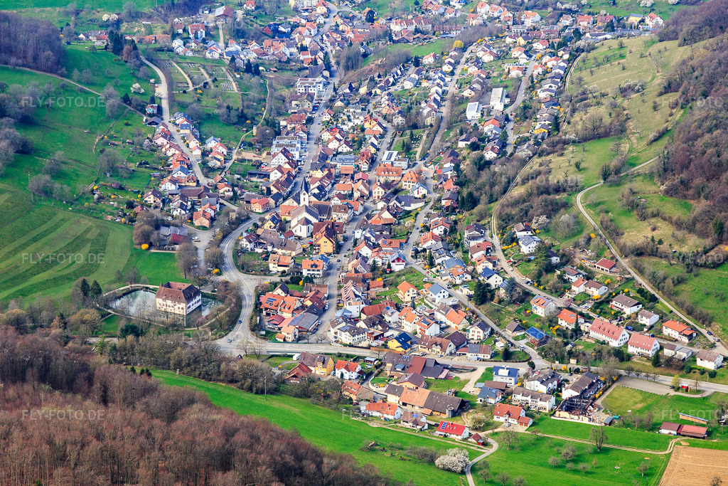 Luftbild: Ortsansicht von Osten im Ortsteil Oberinzlingen in Inzlingen im Bundesland Baden-Württemberg in Deutschland. Foto: IMG_120204.jpg vom 17.03.2020 durch Werner Riehm/FLY-FOTO.de