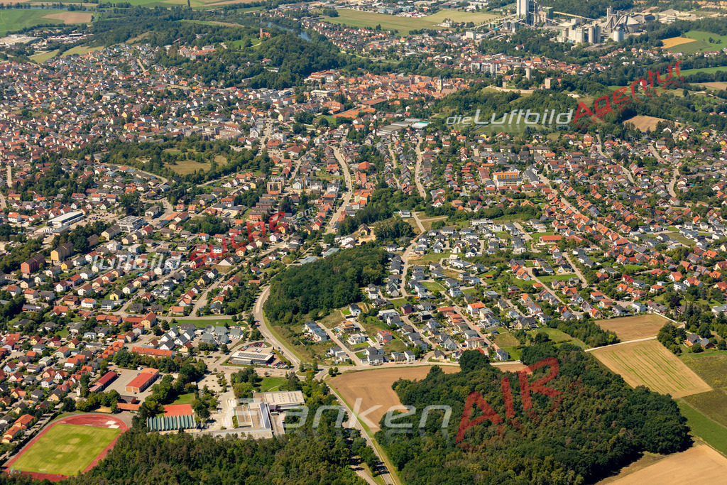 burglengenfeld-tourismus-sehenswert-502-2023 | Das Luftbild zeigt :  Burglengenfeld - Die Luftaufnahme wurde 2023 vom UL-Flugzeug aus erstellt ( keine Drohne ) - 
Hochauflösende Luftaufnahme - Für grossformatige Ausdrucke geeignet. Die Geschenkidee !
Mit Lizenz und Bildrechte bestellbar