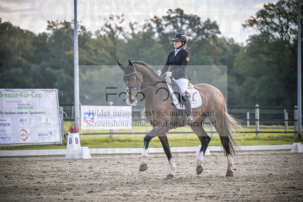 DOS_3722 | Entdecke hochwertige Reitturnierfotos von Foto Oger. Professionell, emotional und authentisch – jetzt Lieblingsmomente im Shop bestellen.Deutschlandweite Turnierfotografie. - Realisiert mit Pictrs.com