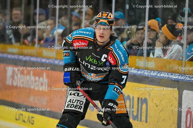AUT, ICE, Black Wings Linz vs HC Innsbruck | 08.12.2024, Eishalle Linz, AUT, ICE Eishockey Liga, Black Wings Linz vs HC Innsbruck, im Bild Brian Lebler of Steinbach Black Wings Linz// ICE win2day Hockey League Match between Black Wings Linz and HC Innsbruck in Linz, Austria on 2024/12/08