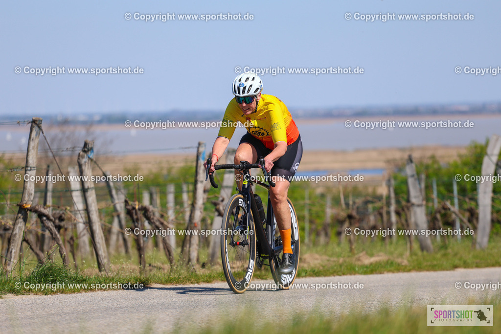 IMG_9577 | @sportshot_your_pictrs #yourpictures#roadtowm2029 #nrm #neusiedlerseeradmarathon #neusiedlersee #neusiedlerseetourismus #burgenland #mörbisch #nrm26 #burgenlandtourismus #voglundco #poweredbyburgenlandtourismus #radsport #rad #marathon #ucigranfondo #visitburgenland #ucigranfondoworldseries