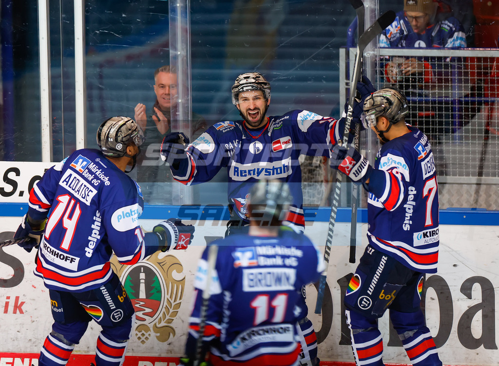 Iserlohn Roosters - Duesseldorfer EG | 
DEL: Iserlohn Roosters - Duesseldorfer EG - Realisiert mit Pictrs.com