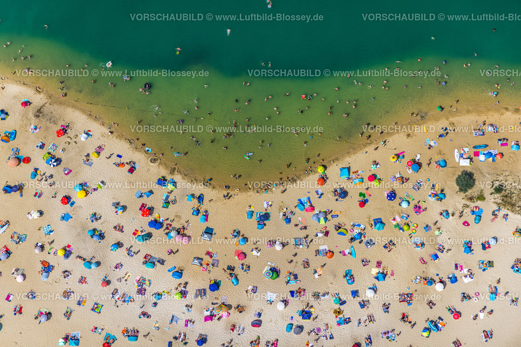 Haltern220800262 | Luftbild Badende im Silbersee Haltern bei Sythen, Ansturm auf das türkisfarbene Wasser bei über 30 Grad,  Lehmbraken, Haltern am See, Ruhrgebiet, Nordrhein-Westfalen, Deutschland