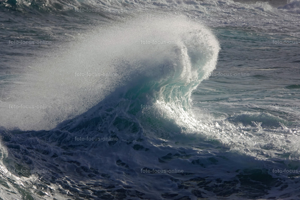 Wild Waves  | Large waves in the stormy Atlantic