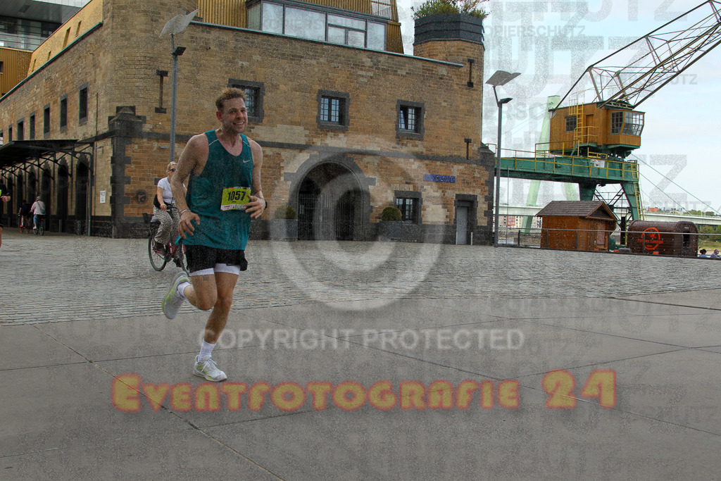 250920_1516_EV4_8329 | Sportfotografie im Rhein-Sieg Kreis, Köln, Bonn, NRW, Rheinland Pfalz, Hessen, etc. Unser Tätigkeitsfeld umfasst den Laufsport vom Volkslauf über den Marathon, Duathlon, Triathon bis zum Ultralauf wie Kölnpfad Ultra oder Schindertrail.