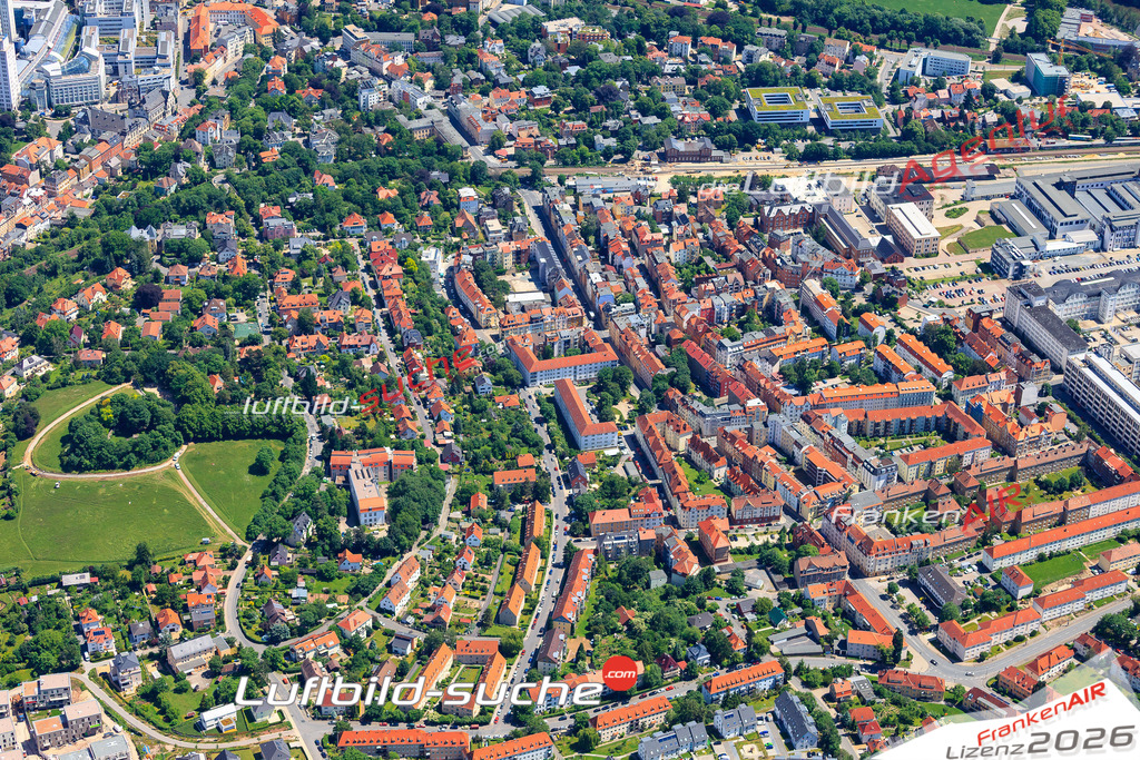 Die Luftaufnahme der Stadt Jena wurde vom UL-Flugzeug heraus erstellt ( keine Drohne )- hohe Auflösung für beste Qualität