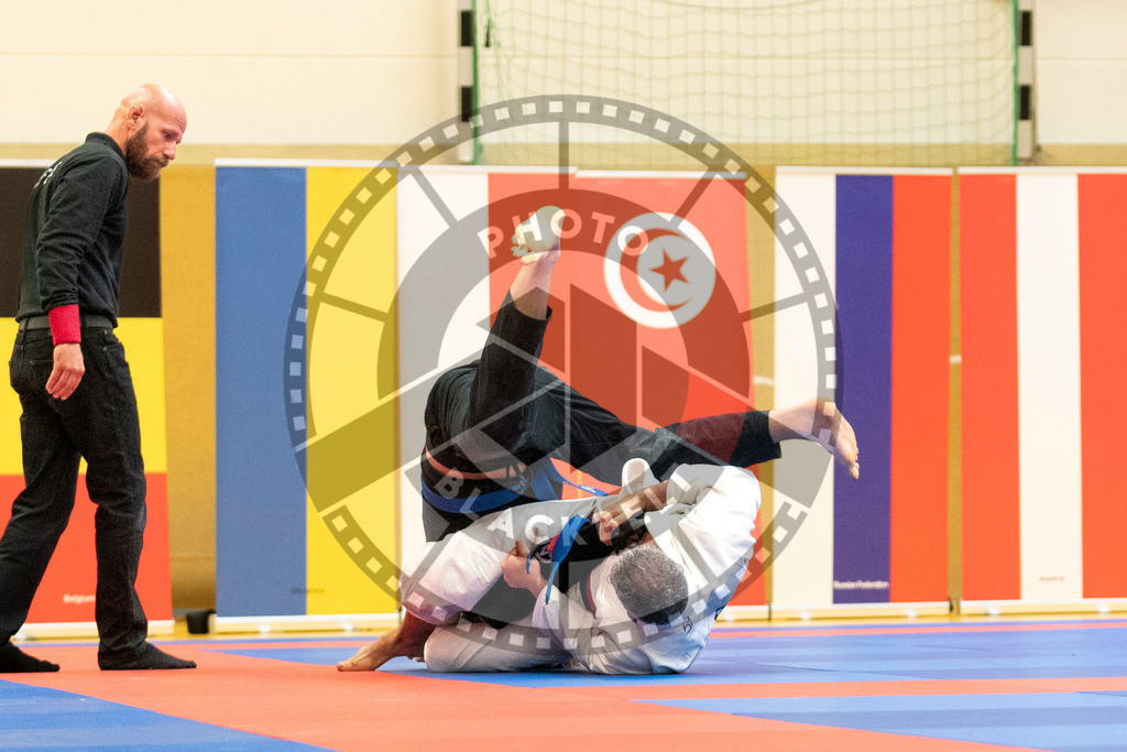 20231118PBB12358 | Fighters compete during the AJP Tour 600 Frankfurt Championship in Frankfurt/Main, Germany, on November 18, 2023.