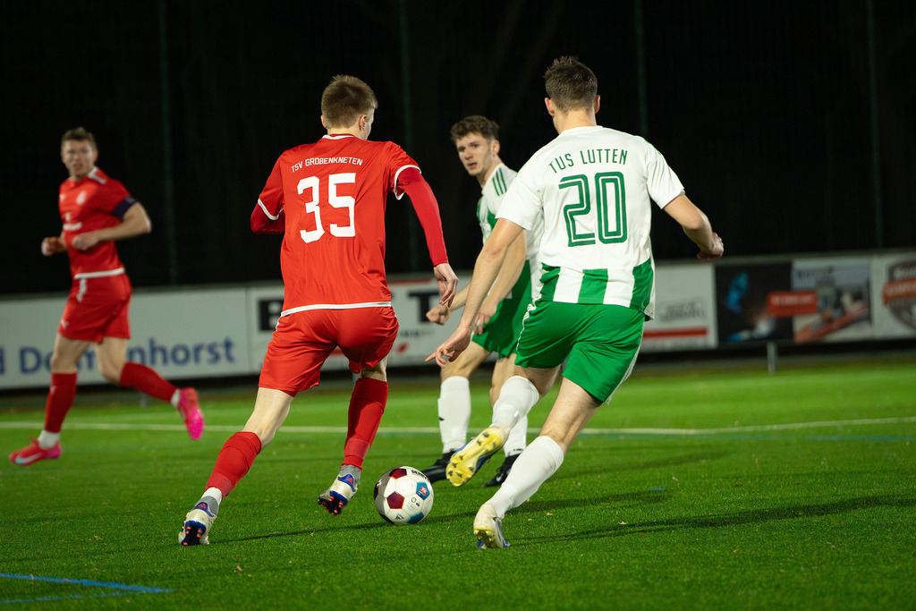 Fußball I Herren I Saison 2025-2026 I Freundschaftsspiel I TSV Grossenkneten - TuS Lutten I 0752 | jns.sportfotos - Realisiert mit Pictrs.com