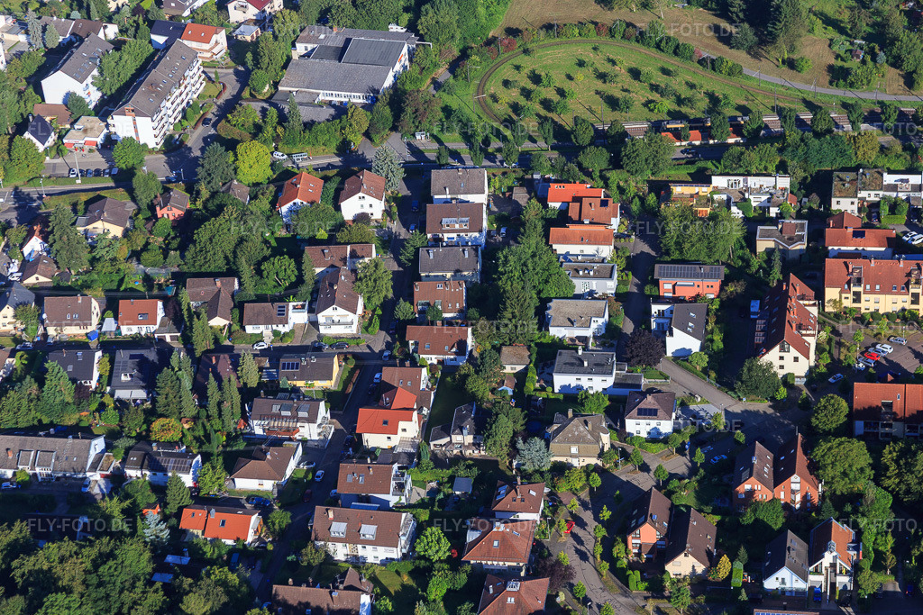 Luftbild: Hellenstr im Ortsteil Wolfartsweier in Karlsruhe im Bundesland Baden-Württemberg in Deutschland. Foto: IMG_092959.jpg vom 13.08.2016 durch Werner Riehm/FLY-FOTO.de