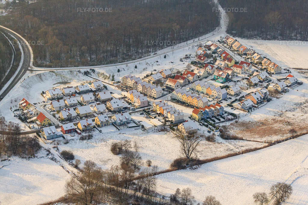 Luftbild: Neubaugebiet Im Schnabel im Winter bei Schnee in Wörth am Rhein im Bundesland Rheinland-Pfalz in Deutschland. Foto: IMG_35817.jpg vom 04.12.2010 durch Werner Riehm/FLY-FOTO.de