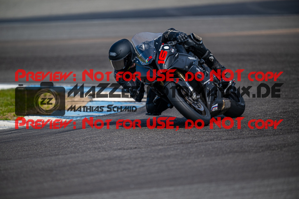 MaZZes_FotoMatrix_230410_8017 | ROT