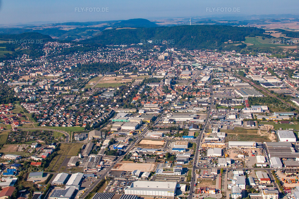 Luftbild: Ortsansicht der Straßen und Häuser der Wohngebiete im Ortsteil Planig in Bad Kreuznach im Bundesland Rheinland-Pfalz in Deutschland. Foto: IMG_44488.jpg vom 20.08.2011 durch Werner Riehm/FLY-FOTO.de