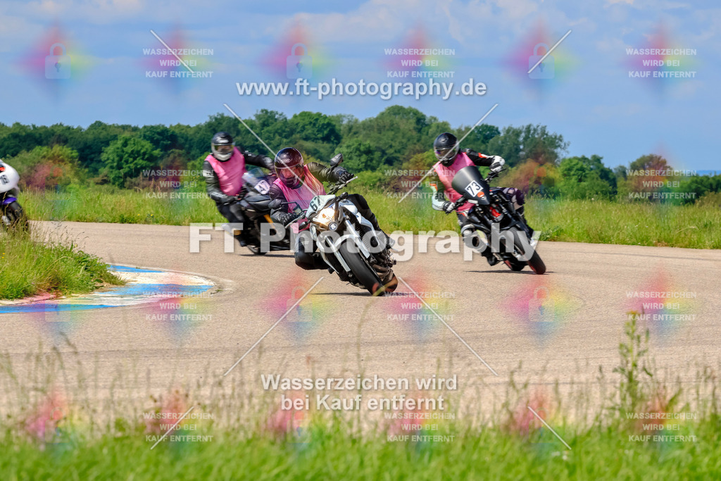 MotoTeam-0678 | Hier findet Ihr Bilder von Touristenfahrten auf der Nürburgring Nordschleife oder von anderen Veranstaltungen die ich besucht habe. Viel Spass beim Durch Schauen 