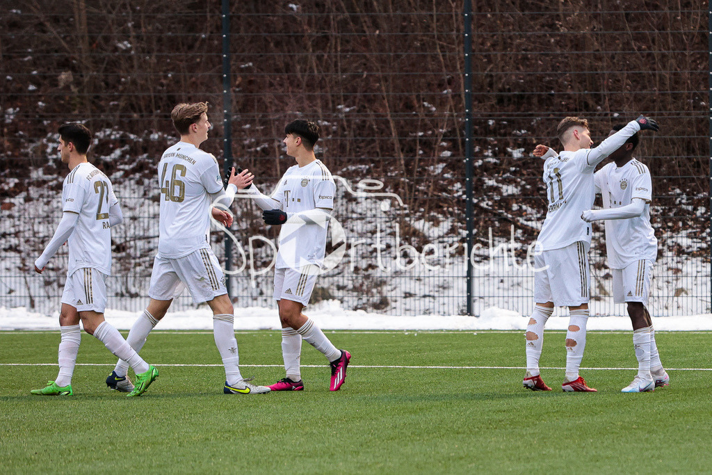FC Bayern Amateure - Bahlinger SC | Jubel der Amateure nach dem Tor zum 230 durch ASEKO NKILI (FCB #45)