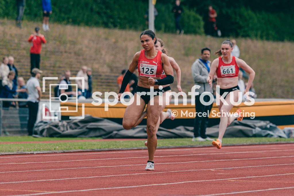 FLVW-Meisterschaften 2026 | Impressionen und Wettkampfszenen der FLVW-Meisterschaften 2026 mit Athletinnen und Athleten verschiedener Vereine und Altersklassen in unterschiedlichen Disziplinen der Leichtathletik. - Realisiert mit Pictrs.com
