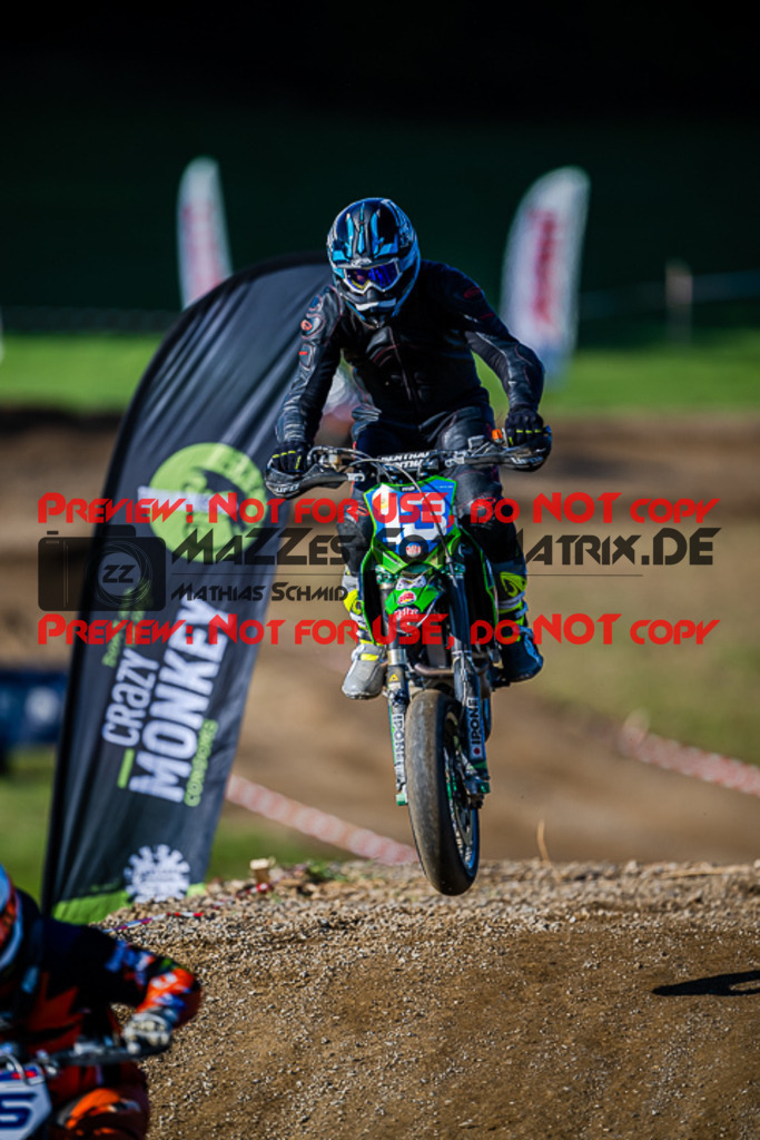 MaZZes_FotoMatrix_220903_9190 | UE40