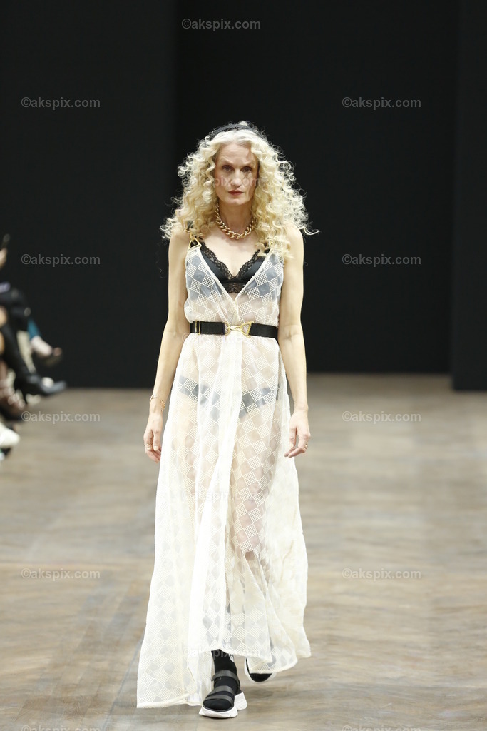 _76A4259 | Die Bildagentur Akspix ist eine Online-Bildagentur und bietet professionelles und kreatives Bildmaterial Royalty free und Rights Managed. Bildarchiv Akspix bietet eine große Auswahl an kreativen und klassischen Motiven.Frankfurt Fotograf, Fotoshooting