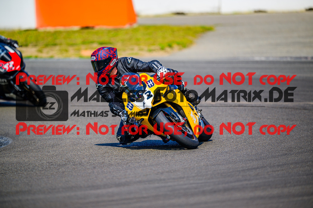 MaZZes_Fotomatrix_20250816_6007705_8736 | WEISS