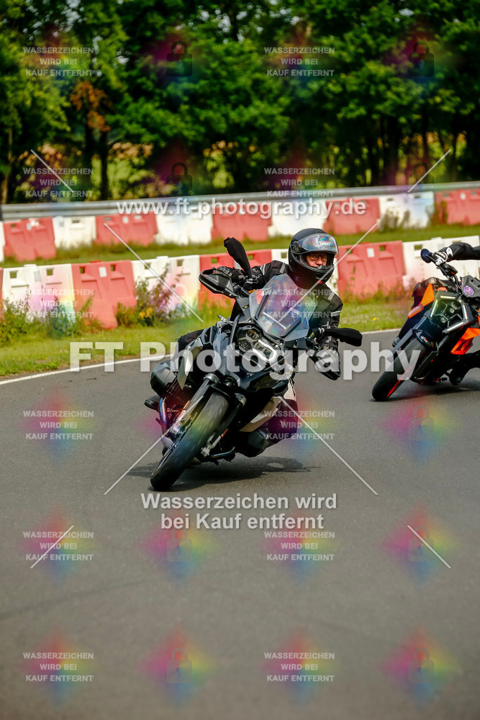 VBK-4465 | Hier findet Ihr Bilder von Touristenfahrten auf der Nürburgring Nordschleife oder von anderen Veranstaltungen die ich besucht habe. Viel Spass beim Durch Schauen 