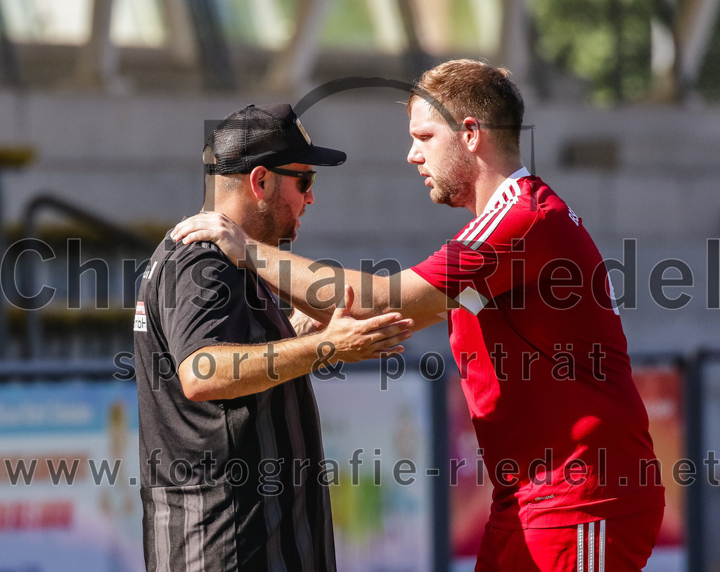 2023-08-19_009_SG_Markt_Schwaben_II_gegen_TSV_Ottobrunn_III | Markt Schwaben, Deutschland, 19.08.2023:
Fußball, C-Klasse 2023 / 2024, 1. Spieltag, (SG) Markt Schwaben II gegen TSV Ottobrunn III, Endergebnis: 0:4

Stefan Tschiesche (SG Markt Schwaben, #4) nach der roten Karte

Foto: Christian Riedel / fotografie-riedel.net