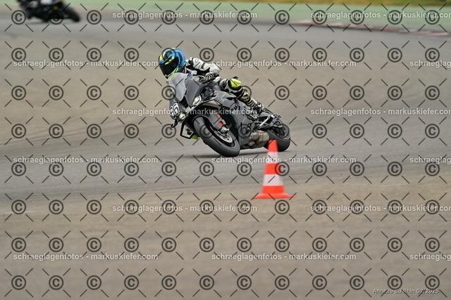 25bt05-1458 | markuskiefer.com - Realisiert mit Pictrs.com