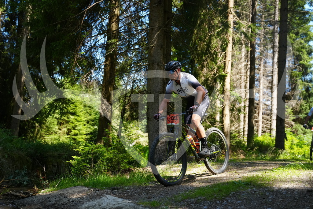 FC101674 | Fotogalerie der Treibjagd im Dunkelwald - Dein MTB Etappenrennen im Erzgebirge - Realisiert mit Pictrs.com
