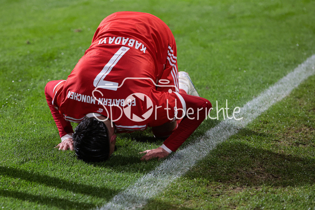FC Bayern Amateure - 1. FC Schweinfurt | Yusuf Karhan KABADAYI (FCB #7) freut sich ueber den Siegtreffer zum 3-2 in der Nachspielzeit