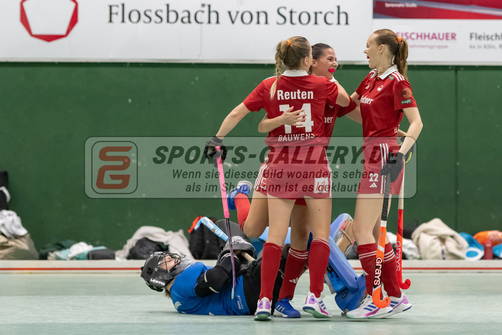 SFE_20241201_0004 | Köln, Deutschland, 01.12.2024:  Hockey 1. Bundesliga Damen Rot-Weiss Köln - HTC Uhlenhorst im KTHC Stadion Rot-Weiss Köln Tennis and Hockey Club am 01.12.2024 in Köln, Deutschland. (Foto von Stephan Fehrmann)Köln, Germany, 01.12.2024: Hockey 1. Bundesliga Damen Rot-Weiss Köln - HTC Uhlenhorst in KTHC Stadion Rot-Weiss Köln Tennis and Hockey Club at 01.12.2024 in Köln, Deutschland. (Foto from Stephan Fehrmann)