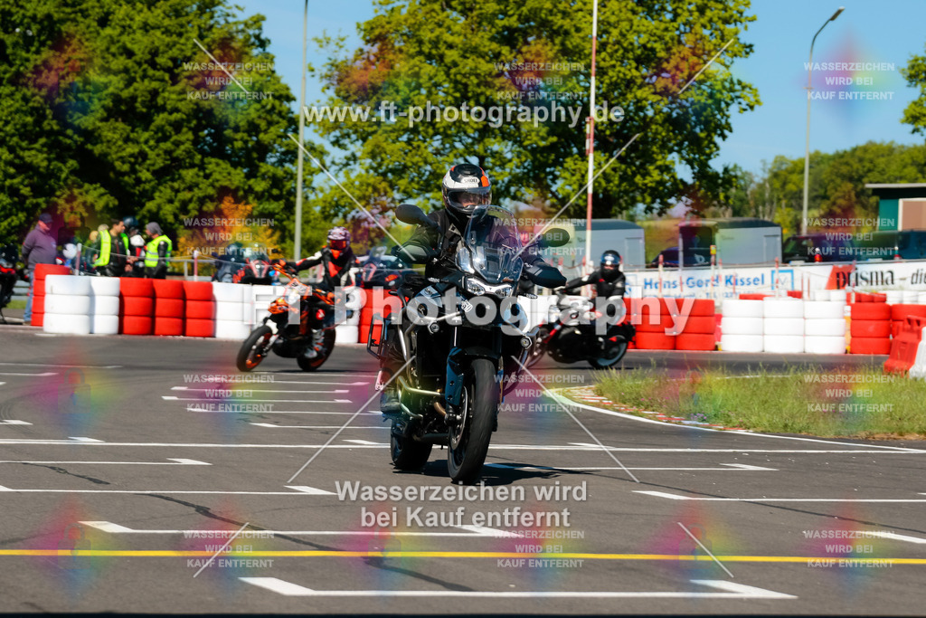 Moto-TeamOBK-21781 | Hier findet Ihr Bilder von Touristenfahrten auf der Nürburgring Nordschleife oder von anderen Veranstaltungen die ich besucht habe. Viel Spass beim Durch Schauen 