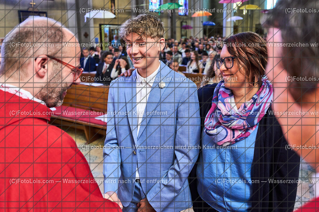 ALP0992_PfarrFirmung Wieselburg_Firmvorgang | (C)FotoLois.com, Alois Spandl, Firmung in der Pfarrkirche Wieselburg mit Generalvikar Dr. Christoph Weiss, Dechant Pfarrer Daniel Kostrzycki und Monignore Franz Dammerer, Sa 15. Juni 2024.