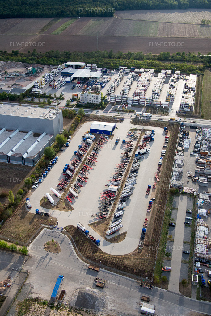 Luftbild: Worms, Industriegebiet Im Langgewan, Spedition Kube & Kubenz in Worms im Bundesland Rheinland-Pfalz in Deutschland. Foto: IMG_084312.jpg vom 02.09.2015 durch Werner Riehm/FLY-FOTO.de
