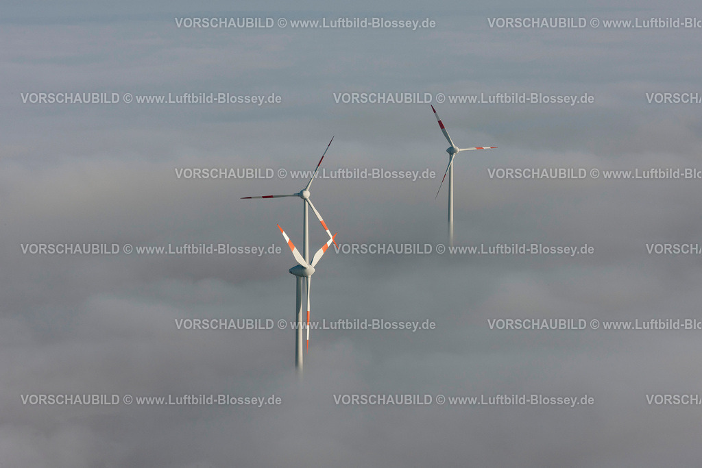 KyffhaeuserGebirge11111530 | Windkraftwerke die aus einer Wolkendecke herausschauen, Windenergie, alternative Energie,  Heldrungen, Thueringen, , Thueringen, Germany, Europa