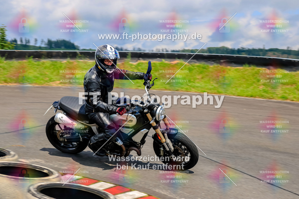 _TCM3309 | Hier findet Ihr Bilder von Touristenfahrten auf der Nürburgring Nordschleife oder von anderen Veranstaltungen die ich besucht habe. Viel Spass beim Durch Schauen 