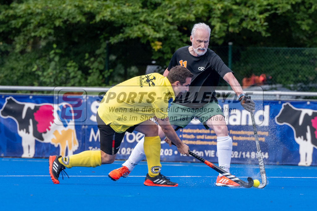 SFE_20240818_0015 | Krefeld, Deutschland, 18.08.2024:  European Cup for Recreational Hockey Players im KTHC Stadion Rot-Weiss Köln Tennis and Hockey Club am 18.08.2024 in Krefeld, Deutschland. (Foto von Stephan Fehrmann)Krefeld, Germany, 18.08.2024: European Cup for Recreational Hockey Players in KTHC Stadion Rot-Weiss Köln Tennis and Hockey Club at 18.08.2024 in Krefeld, Deutschland. (Foto from Stephan Fehrmann)